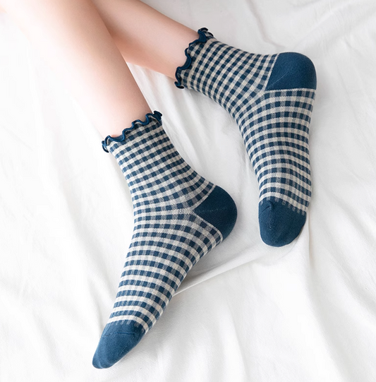 女裝中筒襪 - 格仔花邊