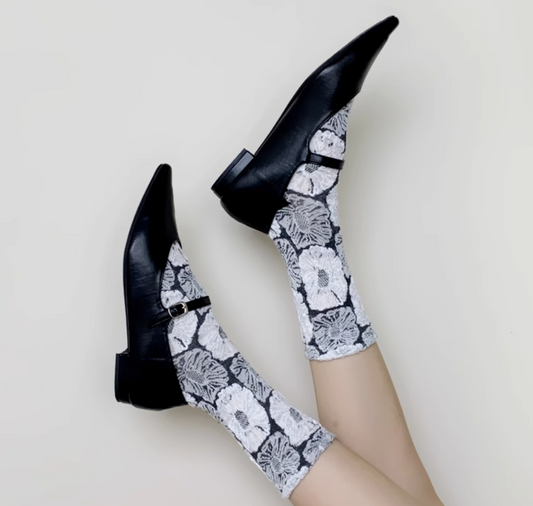 女裝中筒襪 - 黑白浮雕