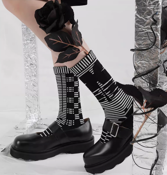 女裝中筒襪 - 黑白像素花 (50728-5)